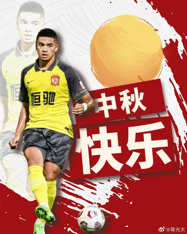 休息归来绿军迅速找回状态，塔图姆和波尔津吉斯联手拿下23分，绿军轰出净胜19分的表现直接抹平分差；末节场面跌宕起伏，波尔津吉斯最后时刻连拿8分一度为绿军拿到6分领先，不过顽强的活塞依靠博格达诺维奇的补篮将比赛拖入加时。